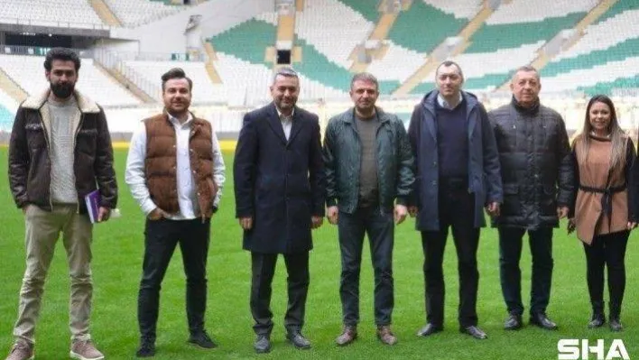 Timsah Park ve İbrahim Yazıcı Tesisleri'ne dünya standartlarında zemin