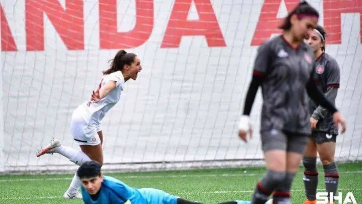 Turkcell Kadın Futbol Süper Ligi: Galatasaray: 2 - Fatih Karagümrük: 1