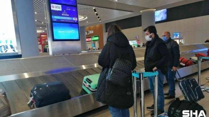 Ukrayna'da mahsur kalan Türkler Romanya üzerinden İstanbul'a getirildi