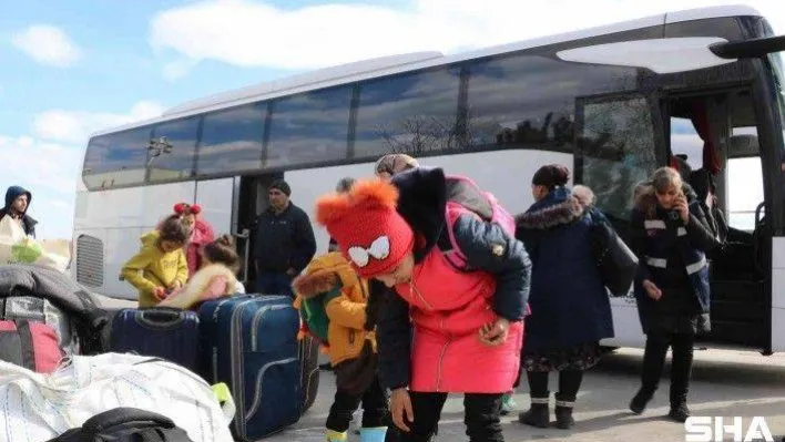 Ukrayna'daki savaştan kaçan Azerbaycanlı kadınlar: 'Bizler savaş istemiyoruz'