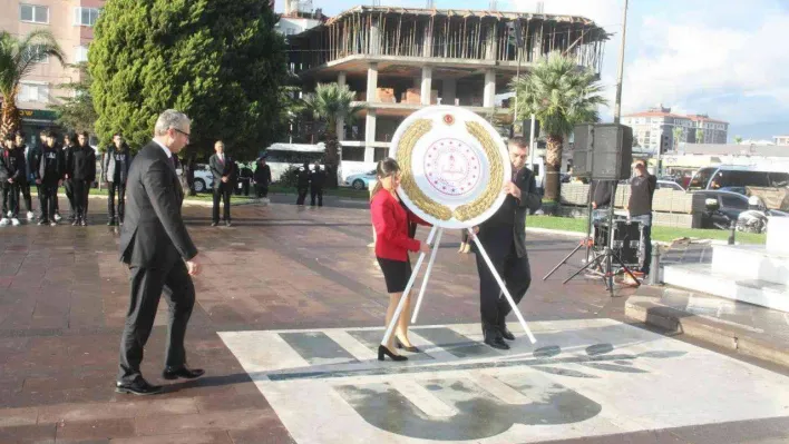 24 Kasım Öğretmenler Günü Edremit'te kutlandı