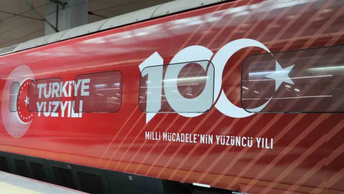 29 Ekim Cumhuriyet Bayramı'na özel olarak kaplanan 100. yıl treni İstanbul'a hareket etti