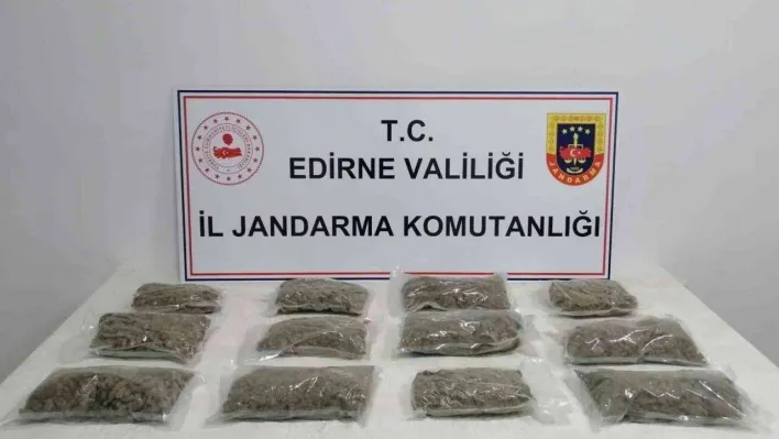 3 kilo 150 gram uyuşturucu ile yakalandılar