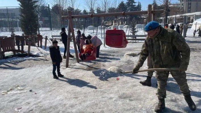 41'inci Komando Tugay Komutanlığı yardım faaliyetlerine devam ediyor