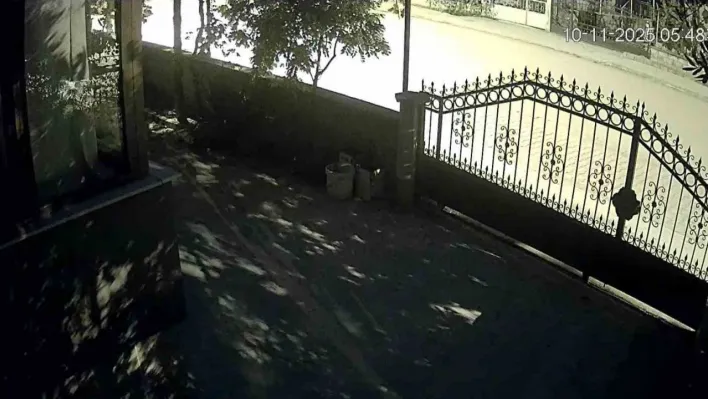 4.5 büyüklüğündeki deprem kamerada