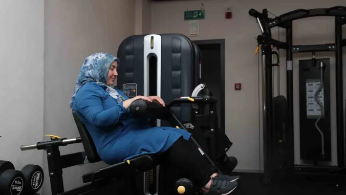 55 yaşındaki kadın Vefahane'de yaptığı sporla bastonunu attı