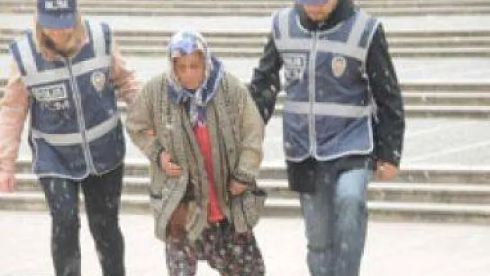 63 yaşında kadının yaptığına bakın