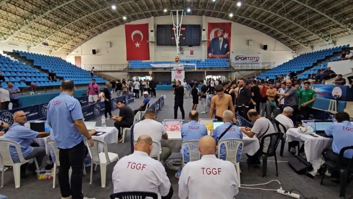 664. Tarihi Kırkpınar'da 826 pehlivan er meydanına çıkacak