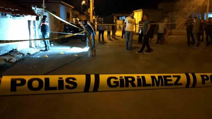 75 yaşındaki adam eşine sinirlenip herkesin gözü önünde intihar etti