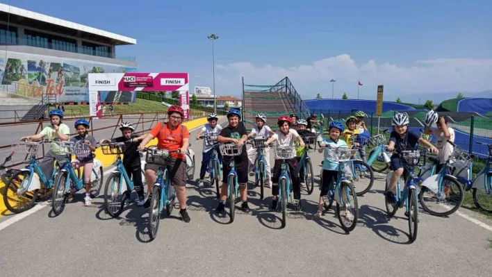 750 minik bisiklet sürücüsüne güvenli sürüş eğitimi verildi