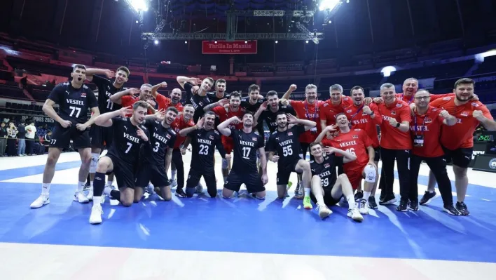 A Milli Erkek Voleybol takımı, namağlup son 16 turuna yükseldi