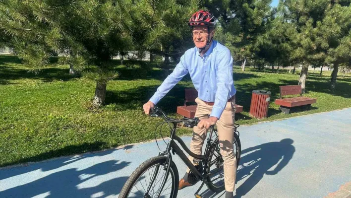 AB Türkiye Delegasyonu Başkanı Landrut pedal çevirerek iklim değişikliğine dikkat çekti