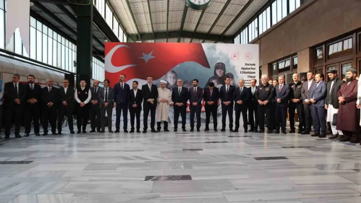 Afganistan'a yardım malzemesi taşıyacak 19. 'İyilik Treni' Ankara'dan hareket etti
