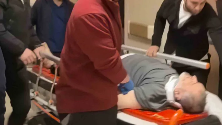 Ağaca çıkmak isterken düşen adam ağır yaralandı