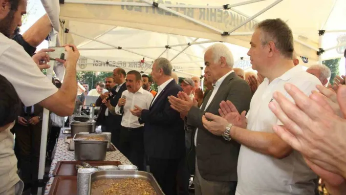 AHİD'den vatandaşlara aşure