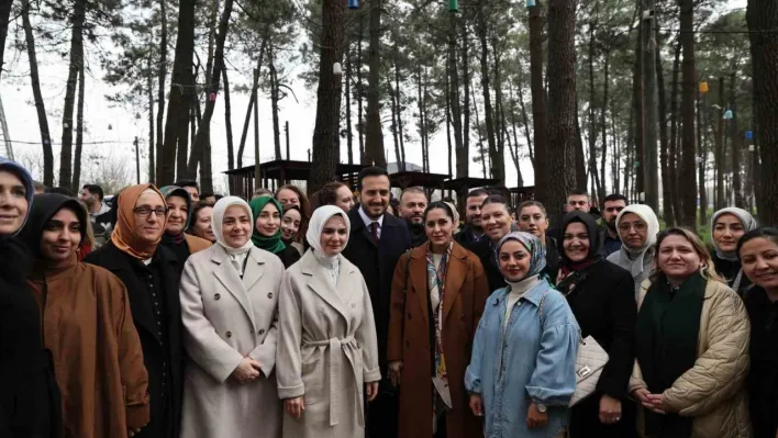 AK Parti İstanbul İl Kadın Kolları, 8 Mart Dünya Kadınlar Günü'nde Hatıra Ormanı'nda fidan dikti