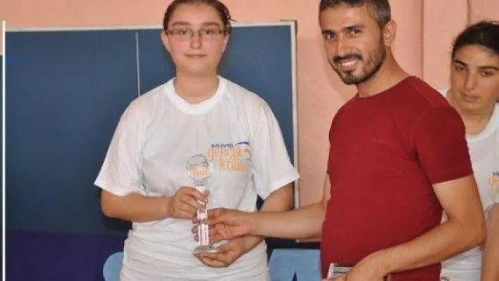 Ak Parti Gençlikten masa tenisi turnuvası