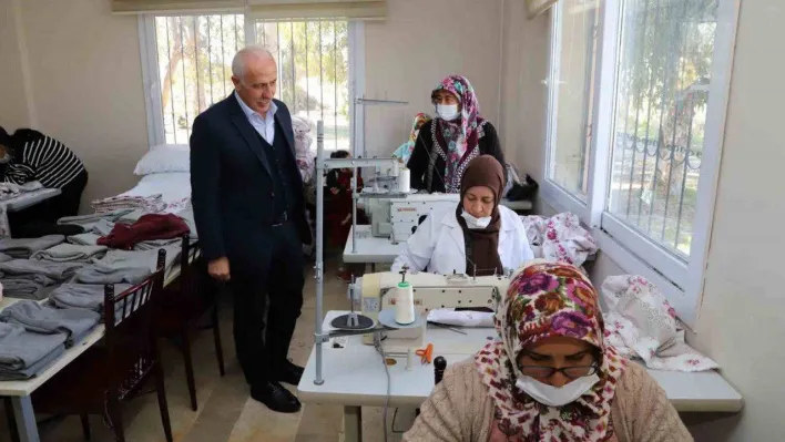 Akdenizli kadınlar depremzedeler için seferber oldu