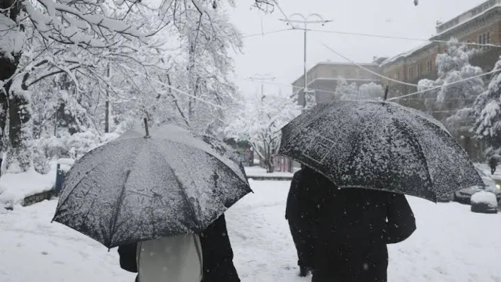 AKOM uyardı: İstanbul'a kar geliyor