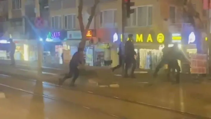 Alacak verecek meselesi sokağa taştı...Cadde boks ringine döndü