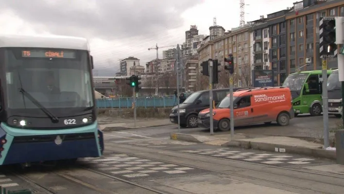 Alibeyköy'de 33 kişinin yaralandığı tramvay kazasında sinyalizasyon hatası iddiası