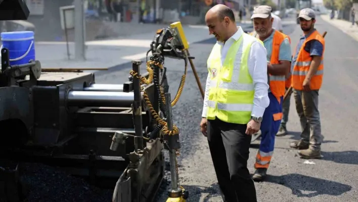 Altınova'da alt ve üst yapı çalışmaları devam ediyor