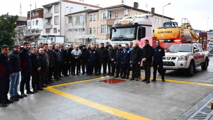 Altınova'dan deprem bölgesine ilk sevkiyat