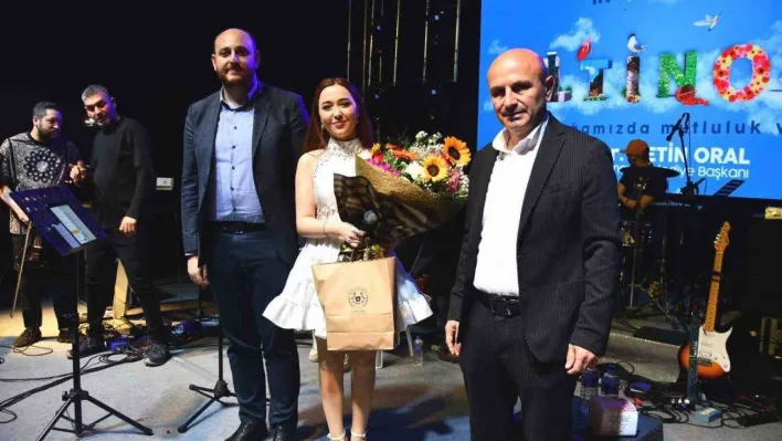 Altınova Gençlik Festivali Nigar Muharrem ve Semicek ile final yaptı