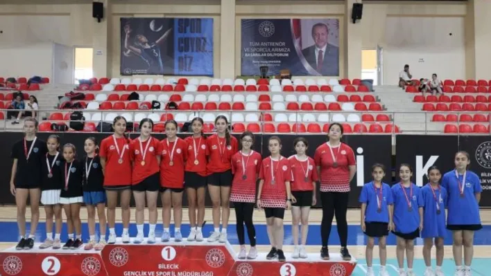 Anadolu Yıldızlar Ligi Badminton Grup Müsabakaları Bilecik'te tamamlandı