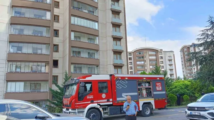 Ankara'da 14 katlı binada çıkan yangında mahsur kalan anne ile oğlu kurtarıldı