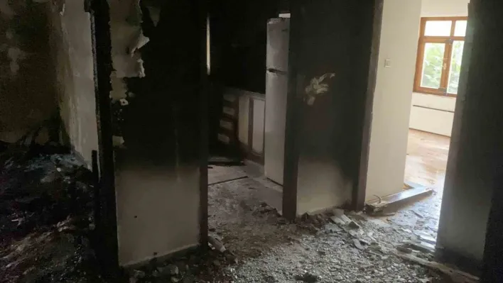 Ankara'da 4 katlı binada yangın