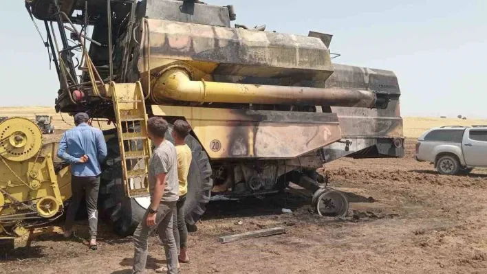 Ankara'da biçerdöverde çıkan yangın tarlaya sıçradı, 20 dönüm arazi zarar gördü