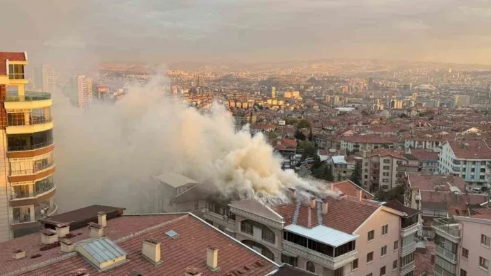 Ankara'da çatı katı yangını