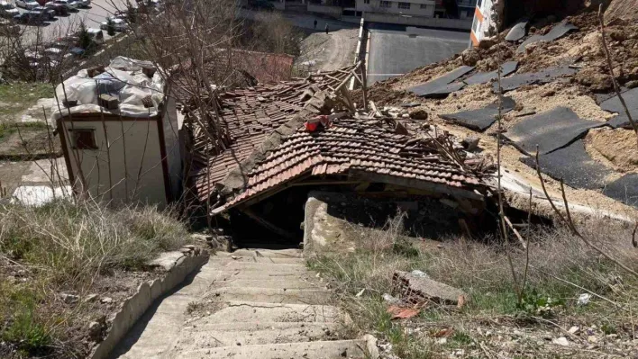 Ankara'da istinat duvarı gecekondunun üzerine çöktü