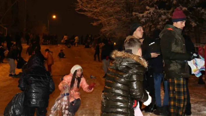 Ankara'da karın keyfini çocukları çıkardı