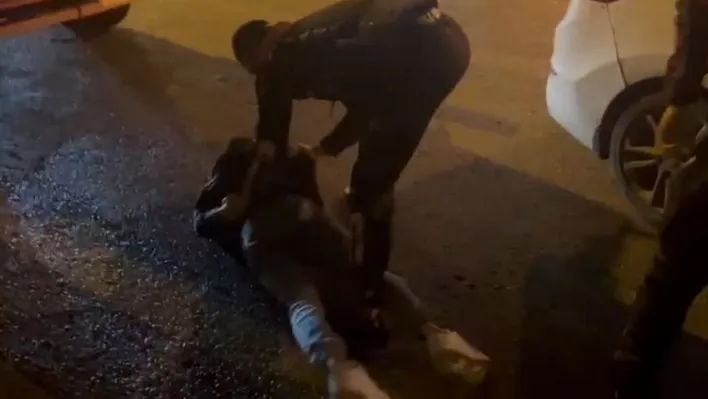 Ankara'da kendini polis olarak tanıtarak 250 bin dolarlık vurgun yapan 2 şüpheli kıskıvrak yakalandı