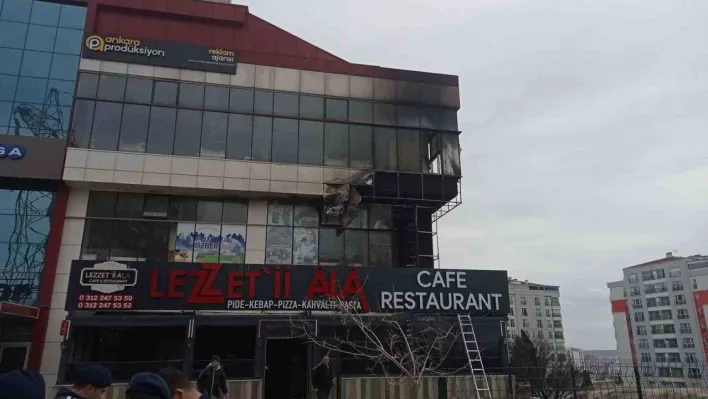 Ankara'da korkutan AVM yangını