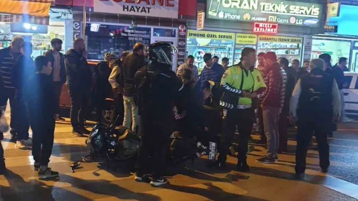 Ankara'da motosiklet yayaya çarptı: 2 yaralı