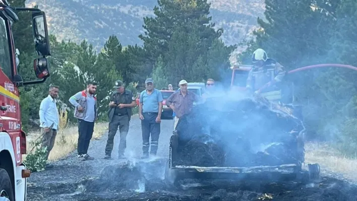 Ankara'da saman yüklü römork yandı