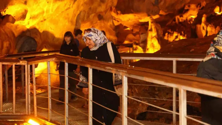 Ankara'da turistlerin yeni göz bebeği: Tulumtaş Mağarası