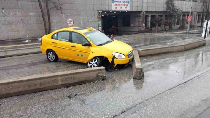 Ankara'da yağmur yağışı hayatı olumsuz etkiledi