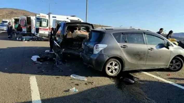 Ankara'da zincirleme trafik kazası: 6 yaralı