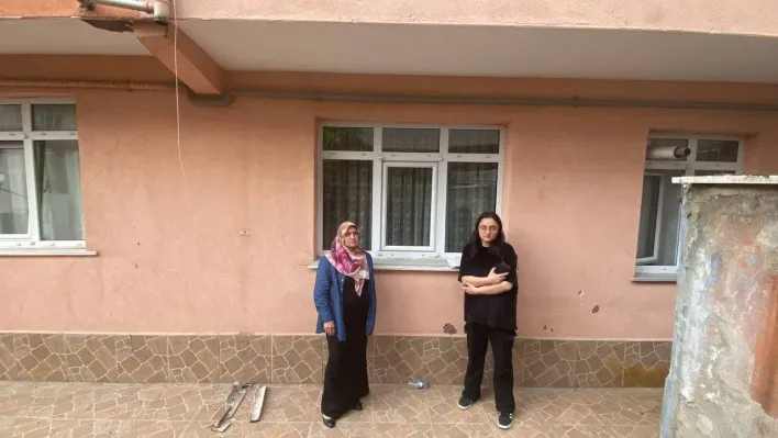 Anne kız memlekete gitmişti, eve geldiklerinde hayrete düştüler: 'İnsanlık dışı'