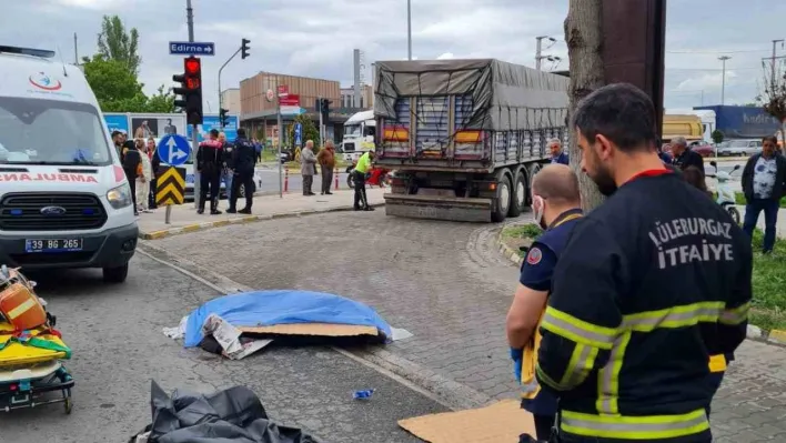 Anneanne ve torun tır çarpması sonucu hayatını kaybetti