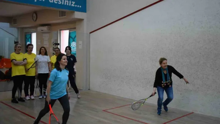 Anneler Squash Turnuvası'nda buluştu