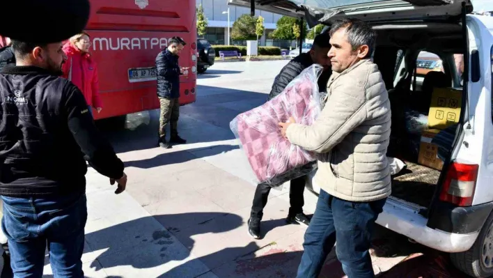 Antalya'da deprem bölgesi için gönüllüler de seferber oldu