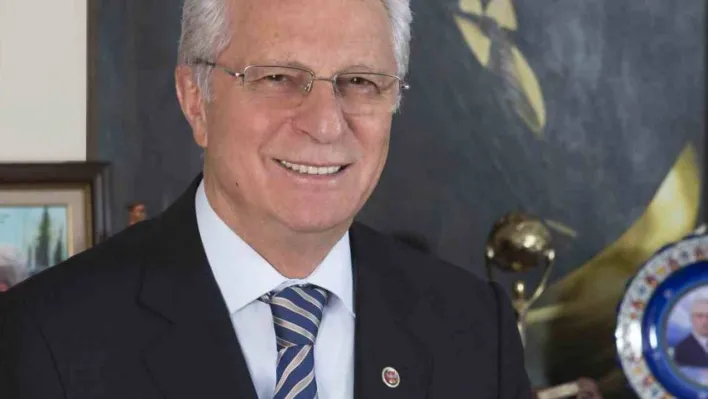 Apaydın: 'Gazeteciler toplumun sesi, vicdanı ve aynasıdır'