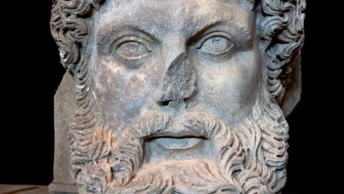 Aphrodisias'ta benzersiz bir keşif: 'Kolosal Zeus Başı'