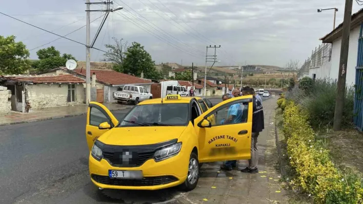 Arabayı çaldı, sahibine 'gelin ben buradayım' dedi