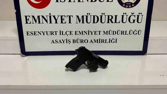 Aracının tavanından defalarca ateş eden şahıs yakalandı